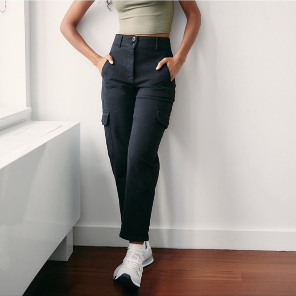 Aritzia Wilfred free modern cargo jeans pants black 6
